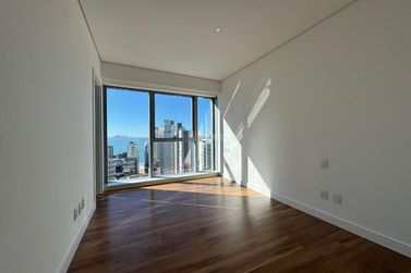 Apartamento &agrave; venda - 171m&sup2; - Centro