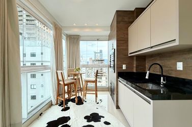 Apartamento &agrave; venda - 110m&sup2; - Meia Praia