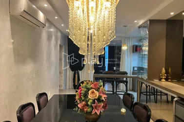 Apartamento &agrave; venda - 185m&sup2; - Meia Praia