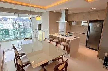 Apartamento &agrave; venda - 136m&sup2; - Centro