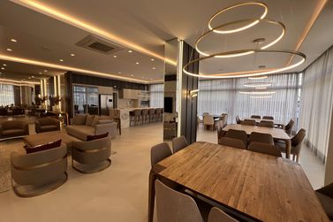 Apartamento &agrave; venda - 145m&sup2; - Meia Praia