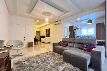 Apartamento &agrave; venda - 142m&sup2; - Meia Praia