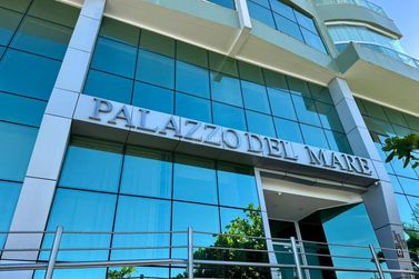 Apartamento &agrave; venda - 240m&sup2; - Meia Praia