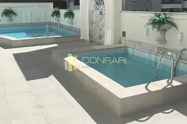 Apartamento &agrave; venda - 135m&sup2; - Meia Praia