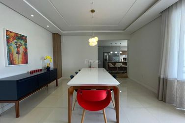 Apartamento &agrave; venda - 228m&sup2; - Meia Praia