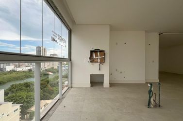 Apartamento &agrave; venda - 132m&sup2; - Meia Praia