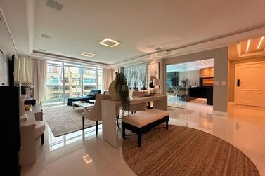 Apartamento &agrave; venda - 281m&sup2; - Meia Praia
