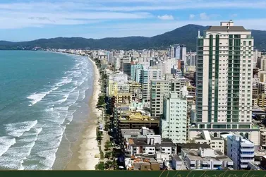 Apartamento &agrave; venda - 179m&sup2; - Meia Praia
