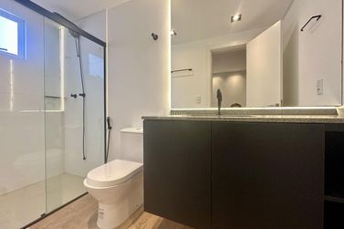 Apartamento &agrave; venda - 240m&sup2; - Meia Praia