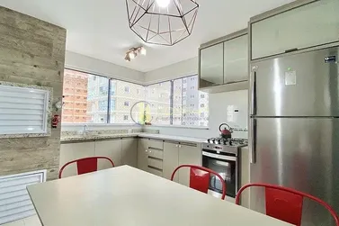 Apartamento &agrave; venda - 157m&sup2; - Meia Praia