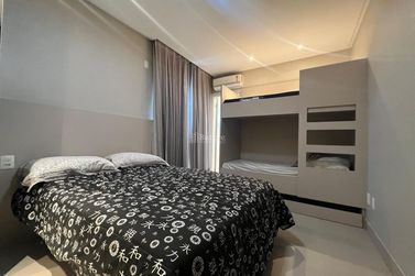 Apartamento &agrave; venda - 185m&sup2; - Meia Praia