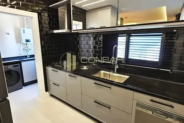 Apartamento &agrave; venda - 162m&sup2; - Meia Praia