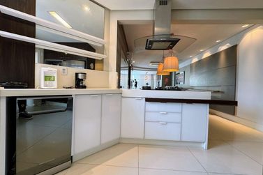 Apartamento &agrave; venda - 128m&sup2; - Centro