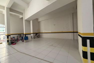 Apartamento &agrave; venda - 125m&sup2; - Meia Praia