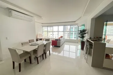 Apartamento &agrave; venda - 185m&sup2; - Meia Praia