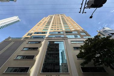 Apartamento &agrave; venda - 143m&sup2; - Centro
