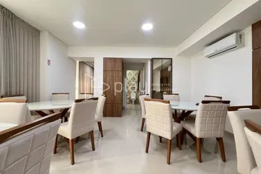 Apartamento &agrave; venda - 110m&sup2; - Meia Praia