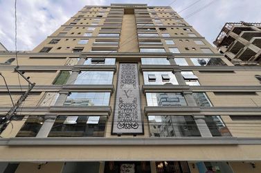 Apartamento &agrave; venda - 119m&sup2; - Meia Praia