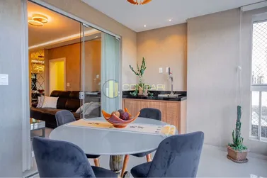 Apartamento &agrave; venda - 117m&sup2; - Meia Praia