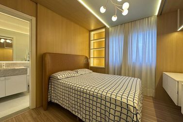 Apartamento &agrave; venda - 128m&sup2; - Meia Praia