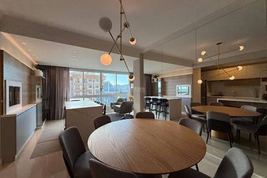 Apartamento &agrave; venda - Meia Praia
