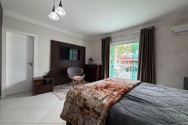 Casa &agrave; venda - 200m&sup2; - Praia dos Amores
