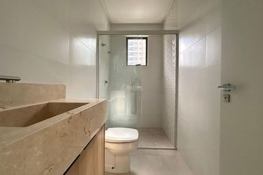 Apartamento &agrave; venda - 119m&sup2; - Meia Praia