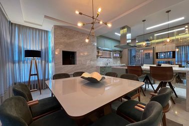 Apartamento &agrave; venda - 260m&sup2; - Meia Praia