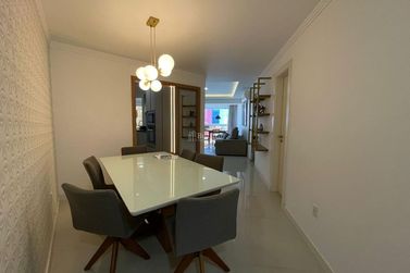 Apartamento &agrave; venda - 225m&sup2; - Meia Praia