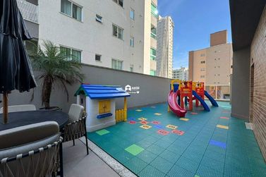 Apartamento para alugar - 137m&sup2; - Meia Praia
