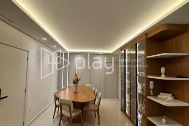 Apartamento &agrave; venda - 145m&sup2; - Meia Praia