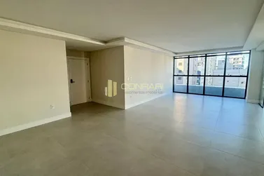 Apartamento &agrave; venda - 182m&sup2; - meia praia