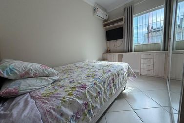Casa &agrave; venda - 200m&sup2; - Praia dos Amores