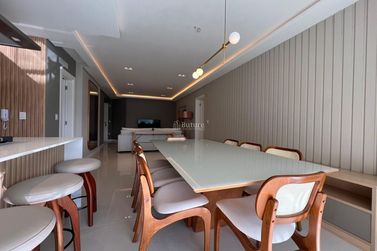 Apartamento &agrave; venda - 138m&sup2; - Centro