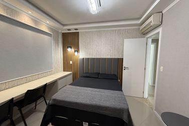 Apartamento &agrave; venda - 120m&sup2; - Meia Praia