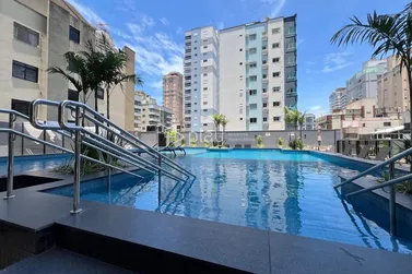 Apartamento &agrave; venda - 207m&sup2; - Meia Praia