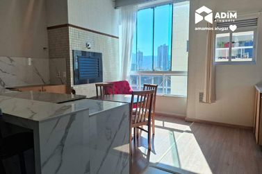 Apartamento para alugar - 135m&sup2; - Meia Praia