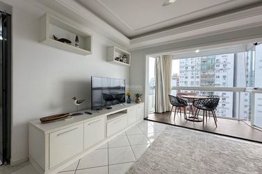 Apartamento &agrave; venda - 165m&sup2; - Centro