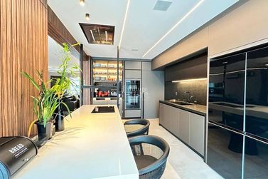 Apartamento &agrave; venda - 400m&sup2; - Meia Praia