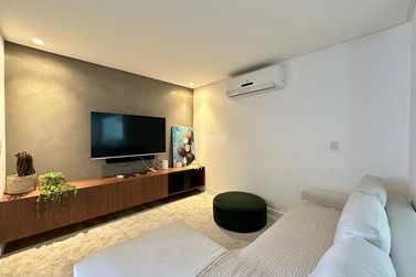 Apartamento &agrave; venda - 240m&sup2; - Meia Praia