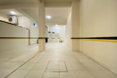 Apartamento &agrave; venda - 143m&sup2; - Meia Praia