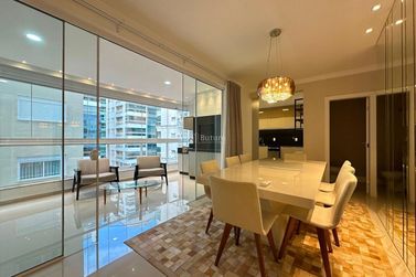 Apartamento &agrave; venda - 167m&sup2; - Meia Praia