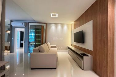 Apartamento &agrave; venda - 167m&sup2; - Meia Praia