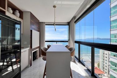 Apartamento &agrave; venda - 185m&sup2; - Meia Praia