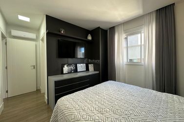 Apartamento &agrave; venda - 140m&sup2; - Meia Praia