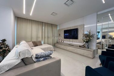 Apartamento &agrave; venda - 130m&sup2; - Meia Praia