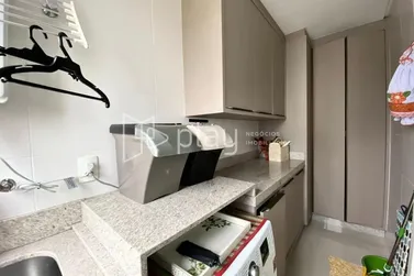 Apartamento &agrave; venda - 145m&sup2; - Meia Praia