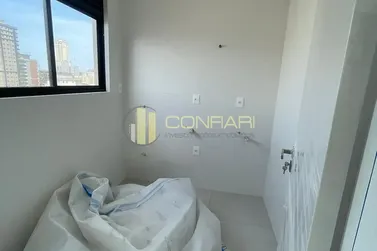 Apartamento &agrave; venda - 133m&sup2; - meia praia