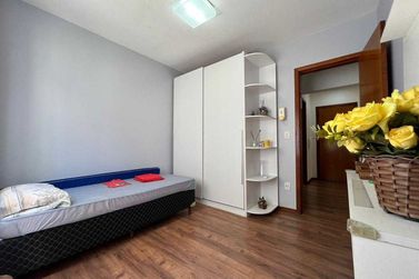 Apartamento &agrave; venda - 140m&sup2; - Meia Praia
