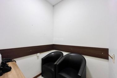 Sala Comercial &agrave; venda - 67m&sup2; - Meia Praia